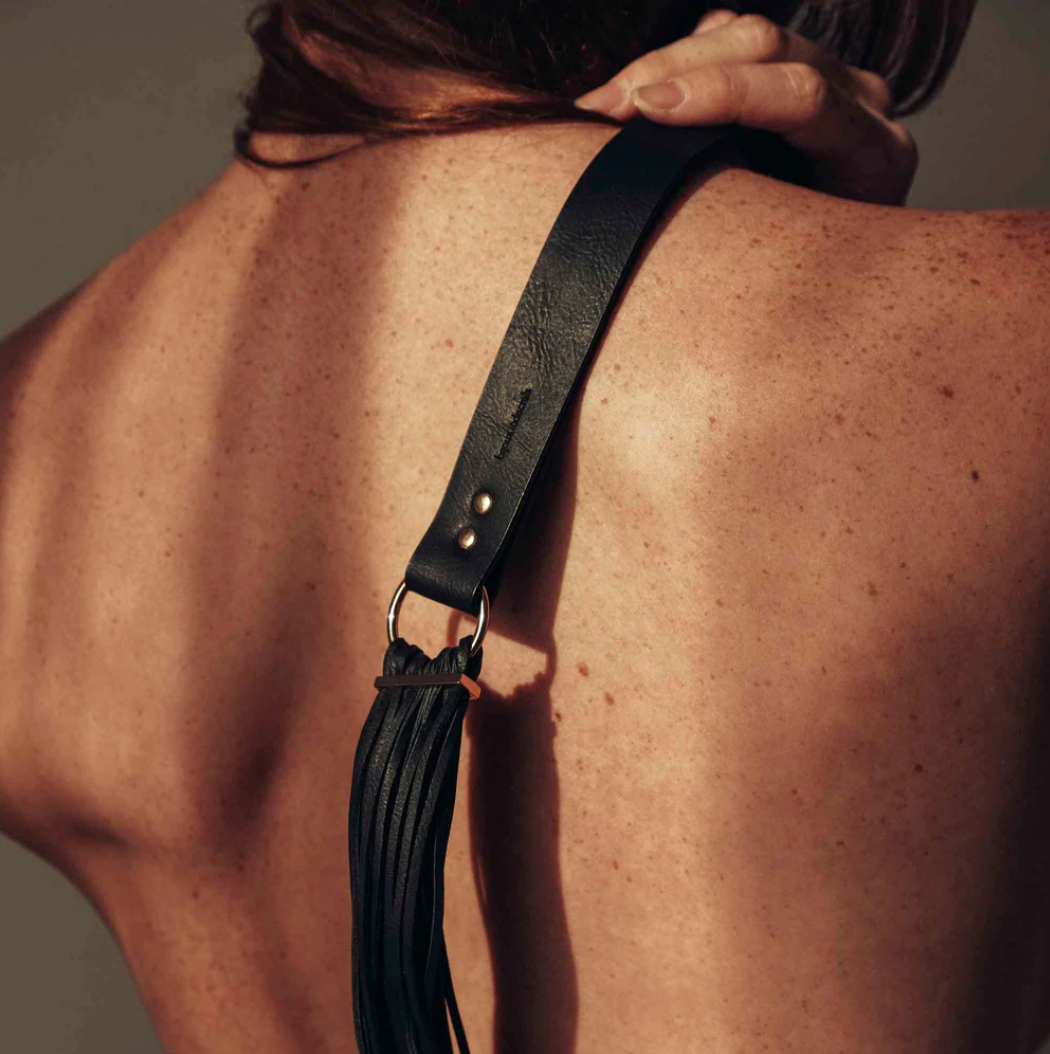 FLOGGER BLACK