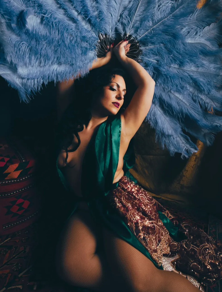DIVINA – Rivela la tua Bellezza – WORKSHOP DI BURLESQUE - 10 APRILE 2025