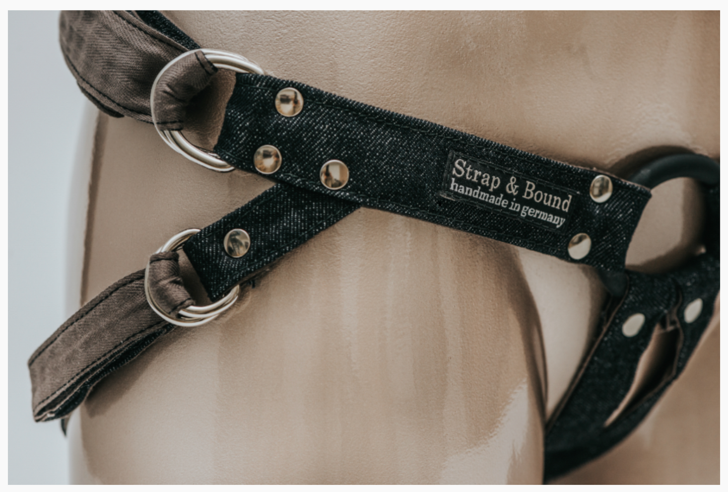 STRAP and BOUND Harness Stupenda